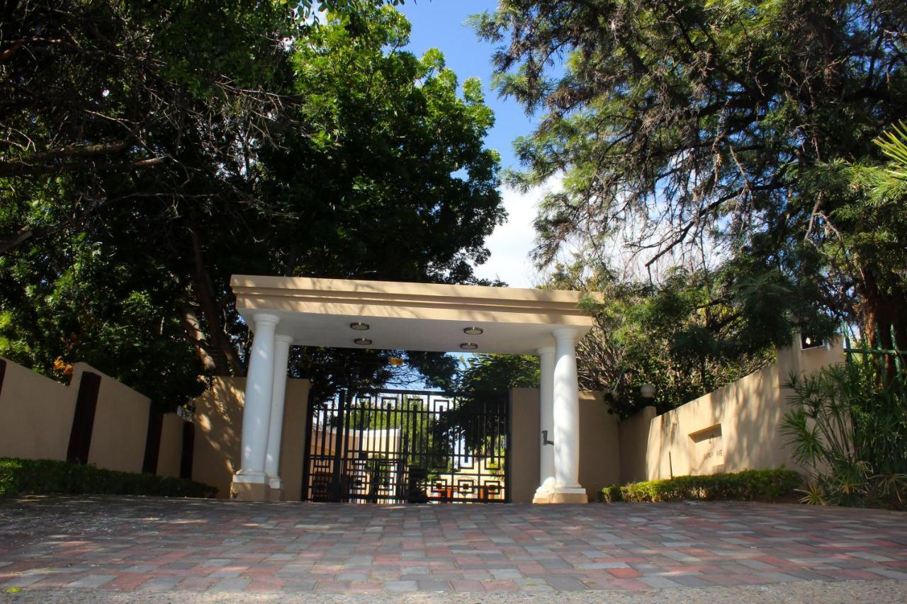 Echo Garden Guesthouse Ράστενμπεργκ Εξωτερικό φωτογραφία
